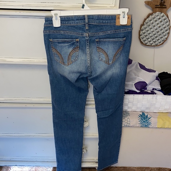 Hollister medium wash jeans - Picture 2 of 4